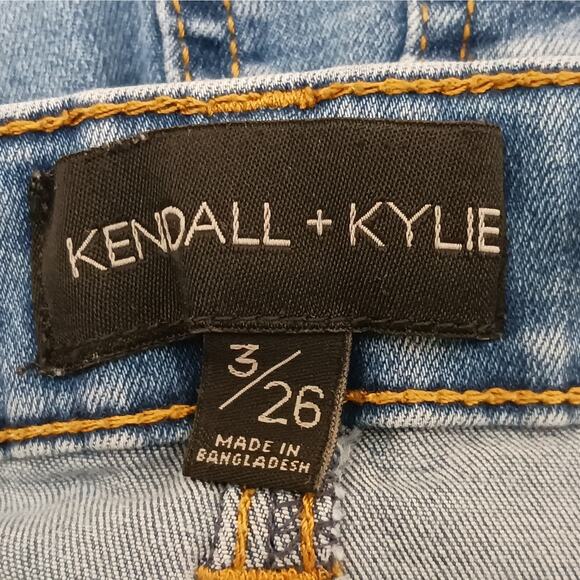 Kendall & Kylie Denim Shorts Juniors 3/26 Blue Distressed Cuffed Mid Rise Icon - Picture 6 of 13